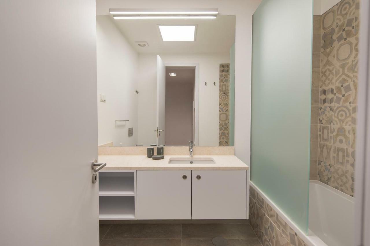 Apartment High Ceiling Duplex At Cais Do Sodre *
